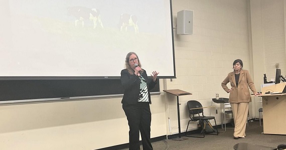 Dr. Davis presents in Ruth Auditorium